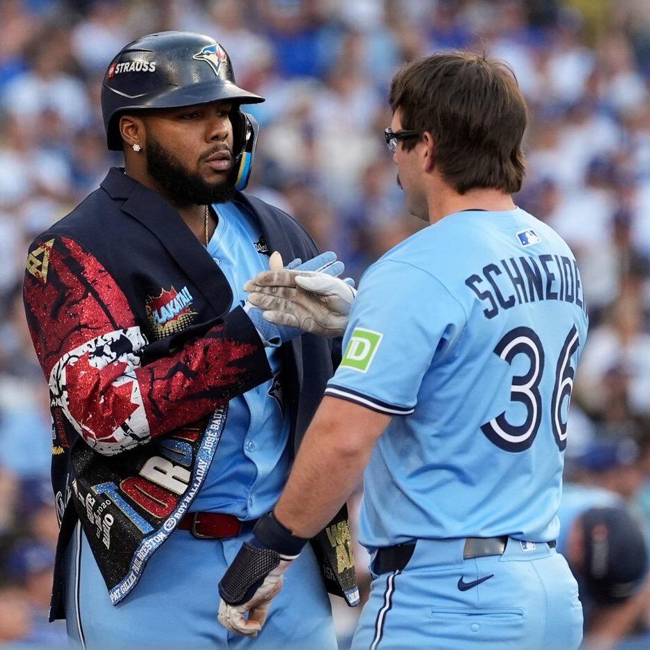Blue Jays hit first leadoff back-to-back homers in World Series history - on 3 pitches